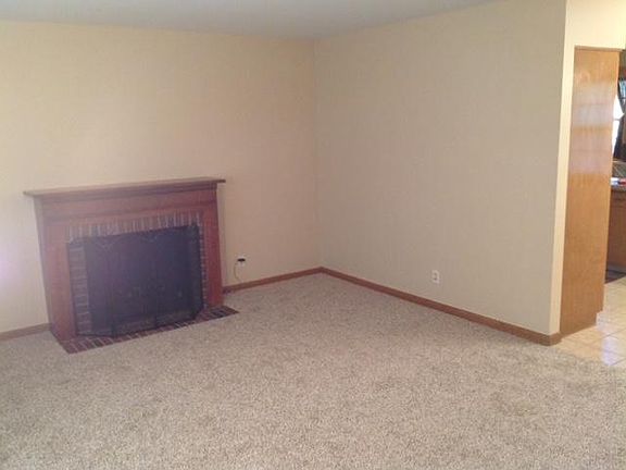 3rd image of 2604 Rosewood Ave