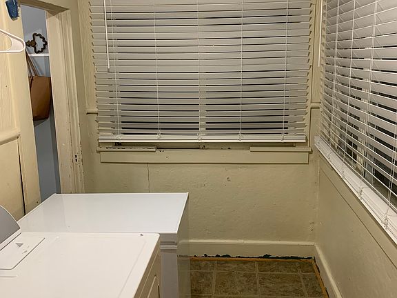 4th image of 2324 Glendale Ave