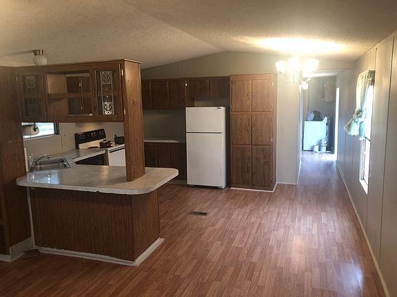 4th image of 611 Flintstone Dr