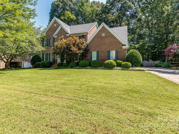 7111 Weddington Brook Dr, Matthews, NC 28104