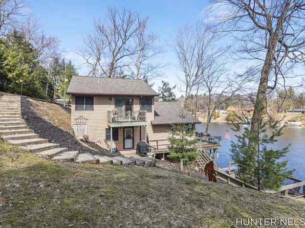 4600 S Teal Ln, Newaygo, MI 49337