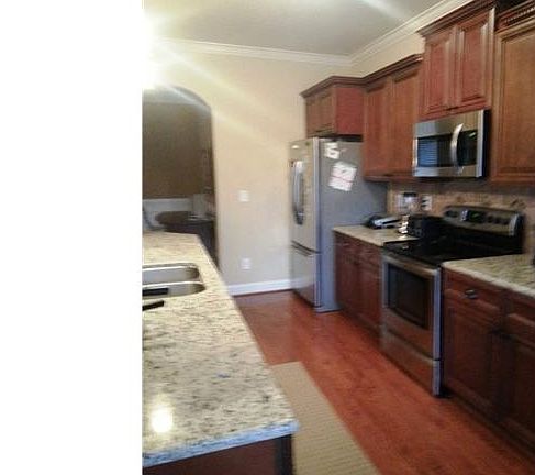 4th image of 767 Campbell Glen Ln