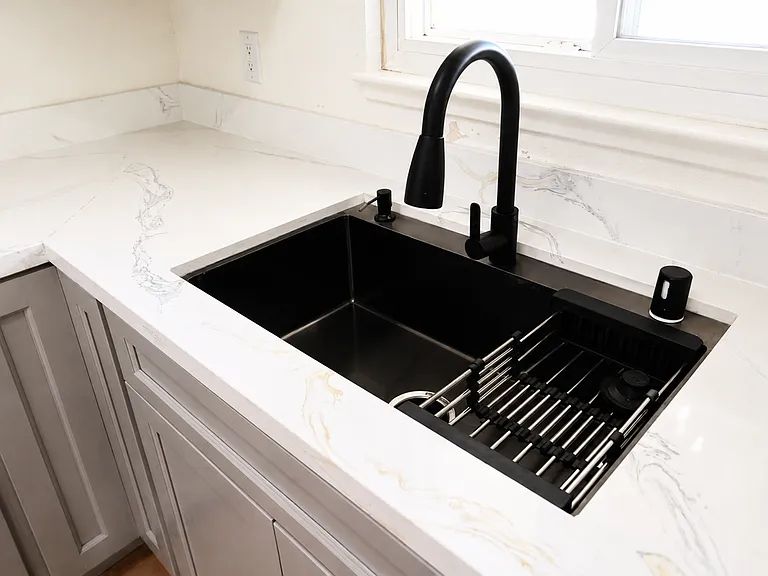 706 Edan Ave — Photo 5