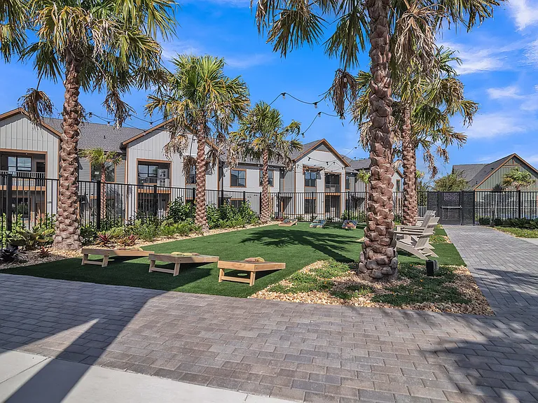 Canter Luxury Apartment Homes — Photo 16