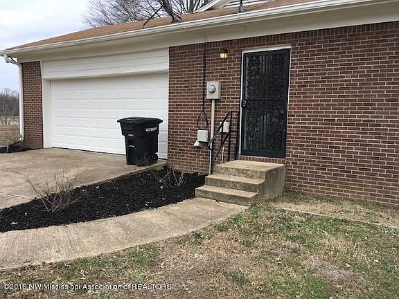 3rd image of 184 Pamela Dr