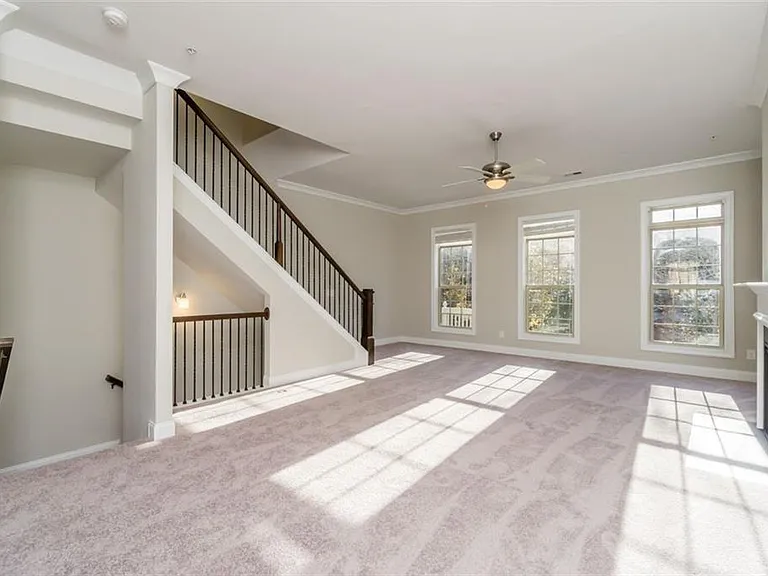 2256 Tenor Ln — Photo 9