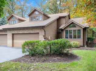 9155 Inverrary Dr SE, Warren, OH 44484