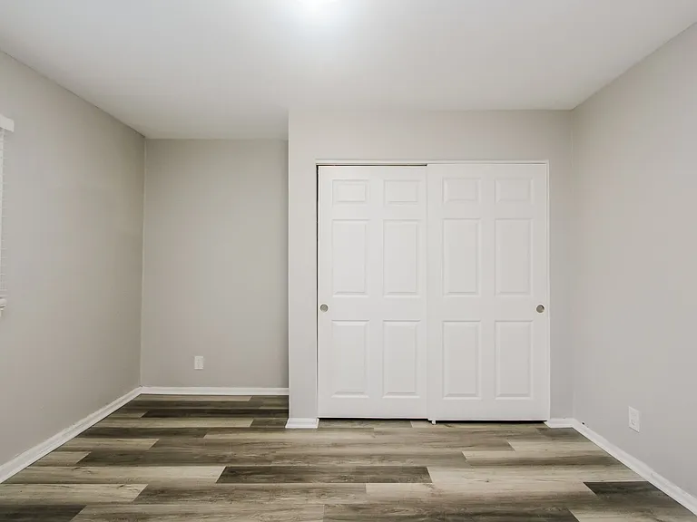 451929_021_main_bedroom_13274166.jpg