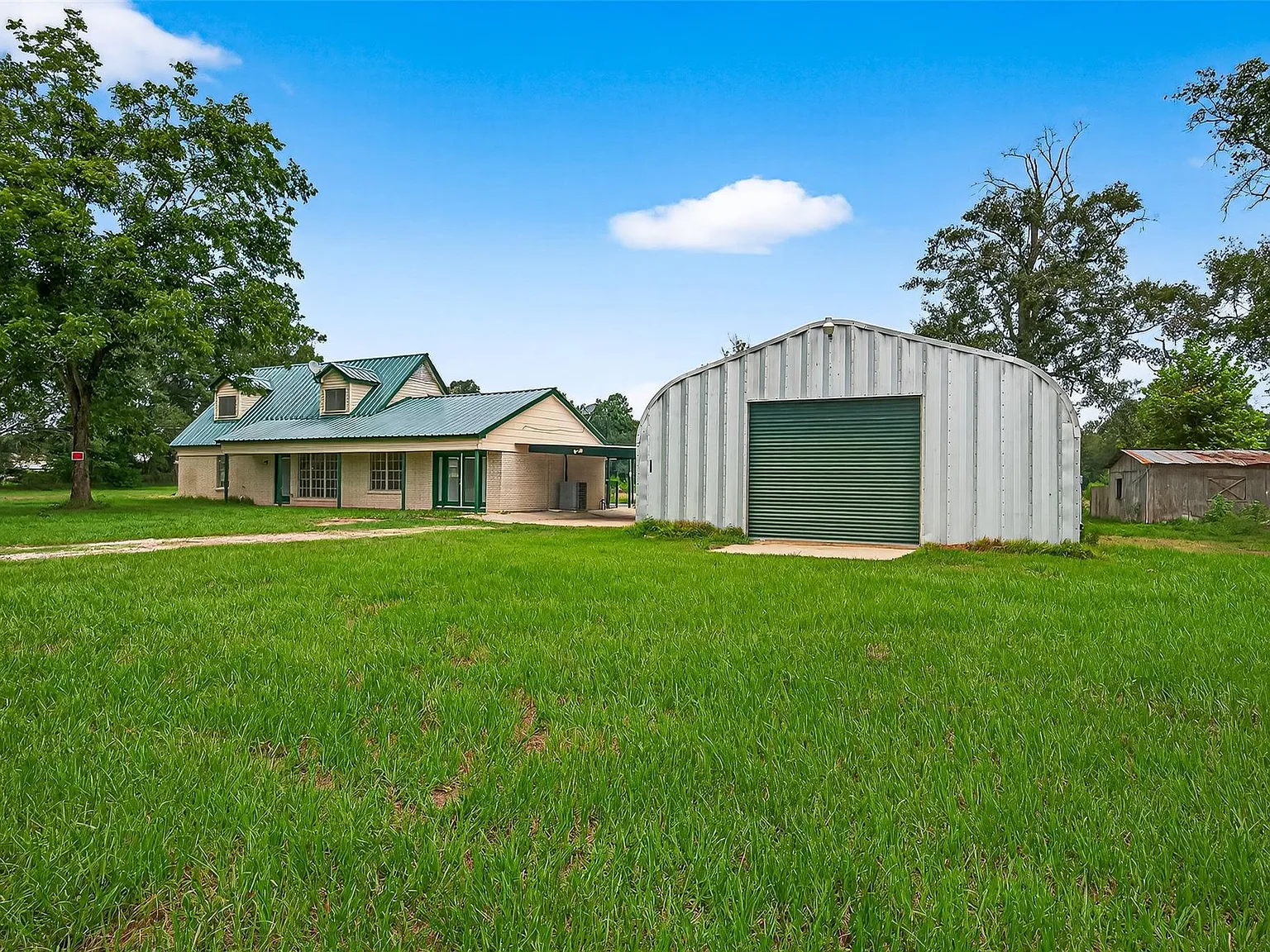 3 bed, 2.0 bath, 2718 sqft, $2,700 — Photo 4