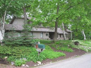 405 W Ravine Baye Rd, Bayside, WI 53217