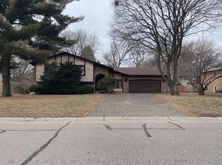 7545 Douglas Dr N, Minneapolis, MN 55443