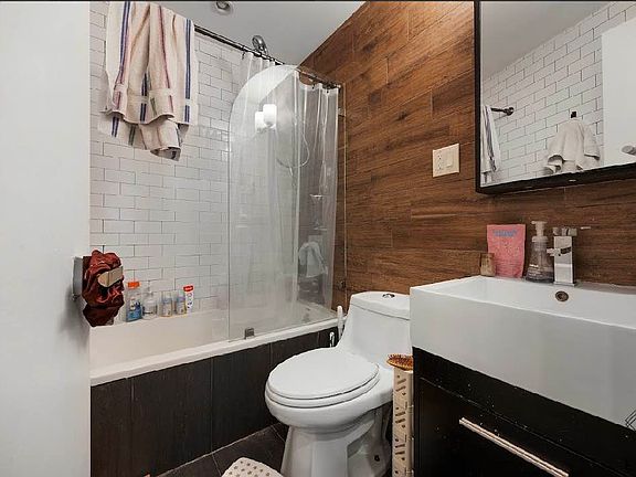 5th image of 42 Palmetto St #1A