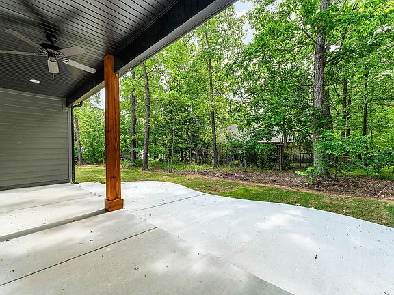 4th image of 28 Dumfries Dr