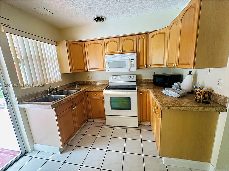 1215 S 24th Ave — Photo 27