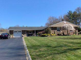 6 Lafayette Mills Rd, Manalapan, NJ 07726