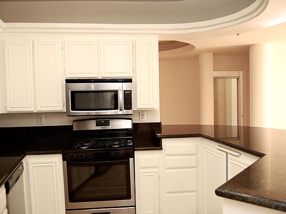 3rd image of 4318 Stern Ave APT 209