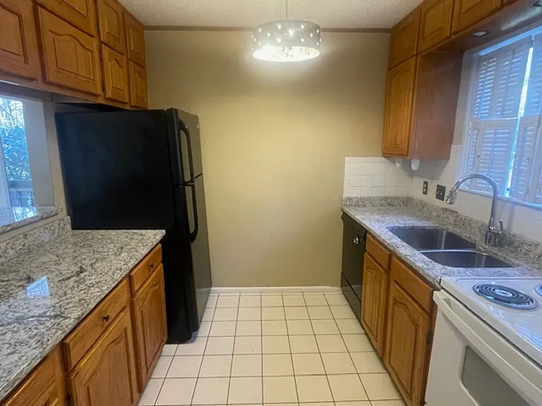 131 Cedar Cove Ln — Photo 4