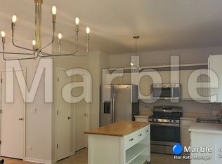 304 Monarch Dr, Streamwood, IL 60107