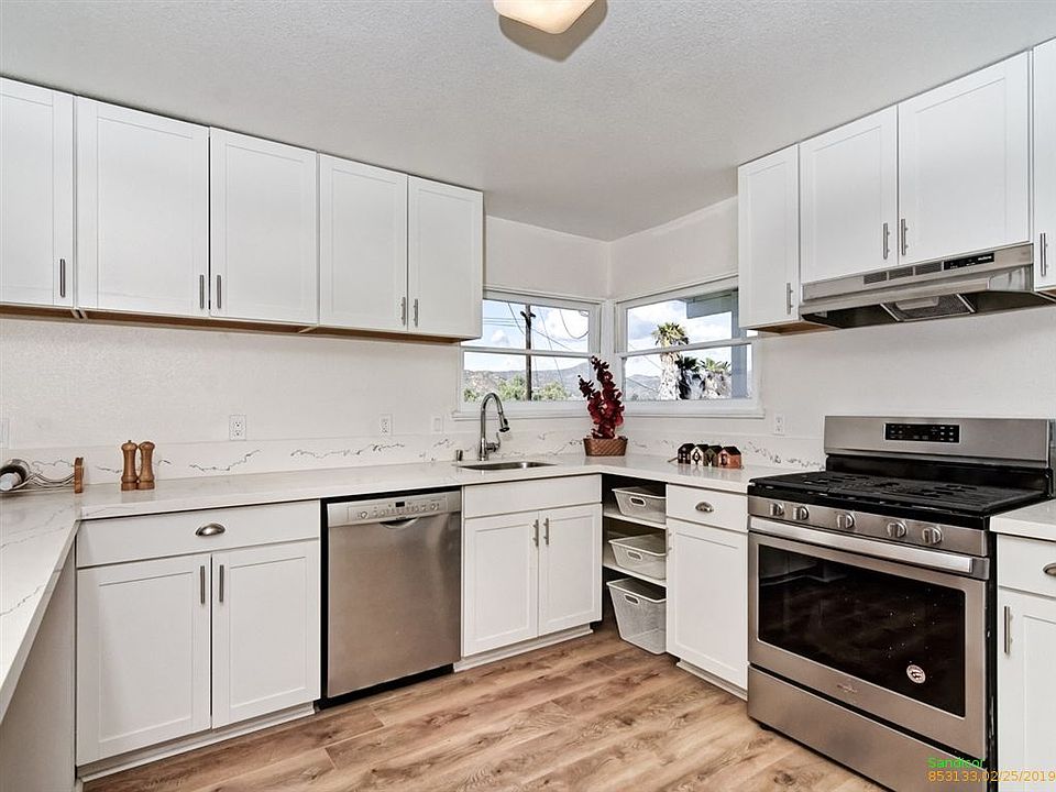 2nd image of 2204 Oak Hill Dr