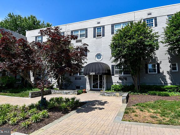 2nd image of 2028 N Vermont St APT 203