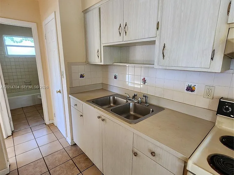 836 NW 2nd Ave #1 — Photo 7