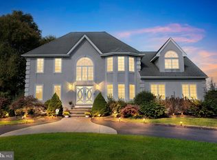 203 Foxchase Dr, Southampton, NJ 08088