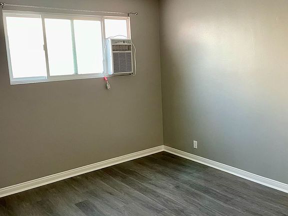 4th image of 230-232 Seaview St #230