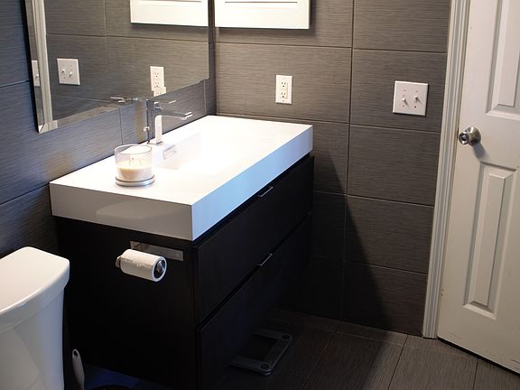4th image of 1000 W Horatio St APT 222