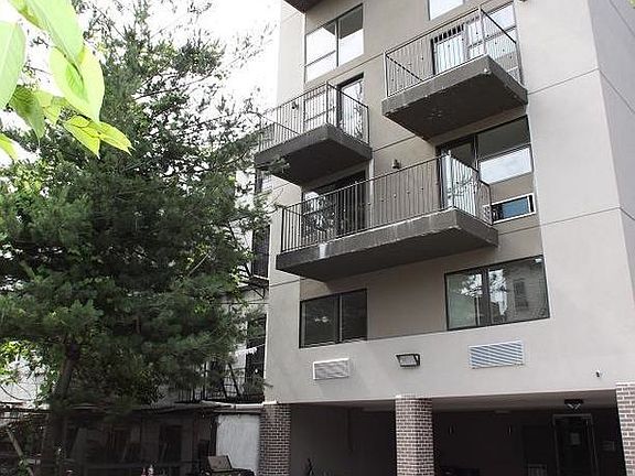 3rd image of 616 Willoughby Ave #6DE