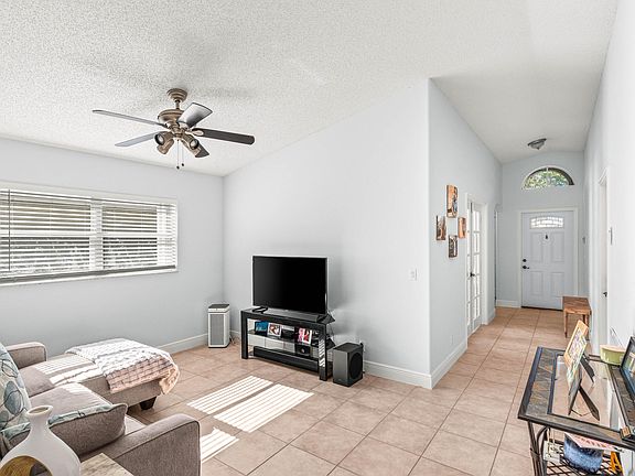 4th image of 6680 Green Island Circle