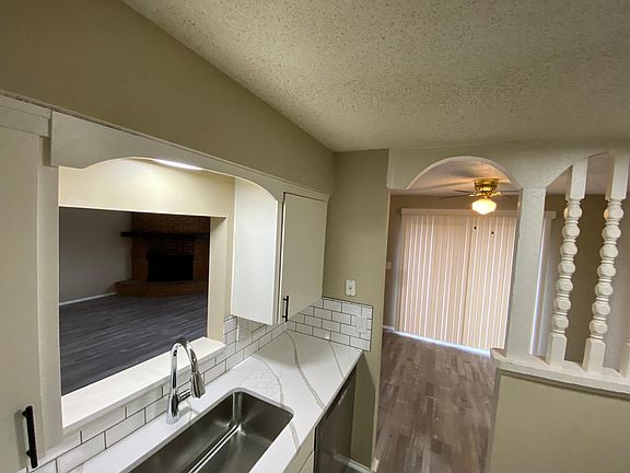 3rd image of 6108 Balboa St APT 29