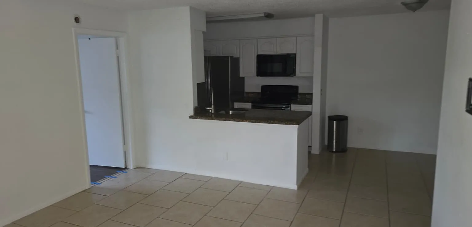 2 bed, 932 sqft, $2,150 — Photo 1