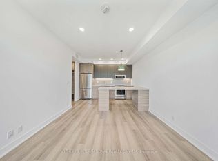 484 Spadina Ave #611, Toronto, ON M5S 0E4