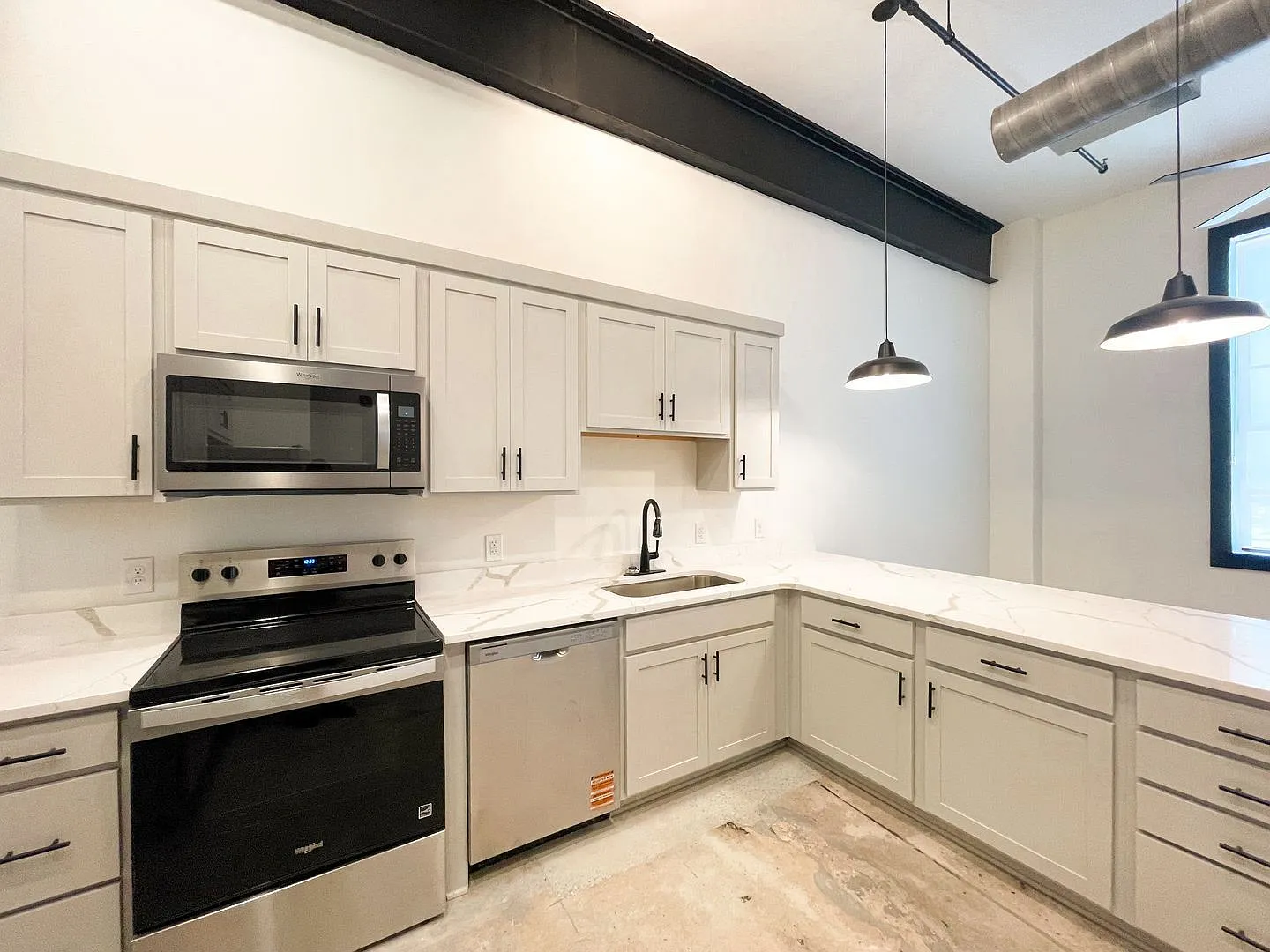 1 bed, 1.0 bath, 667 sqft, $1,325 — Photo 2