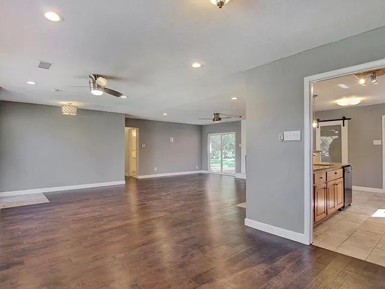 3212 Golfing Green Dr — Photo 2