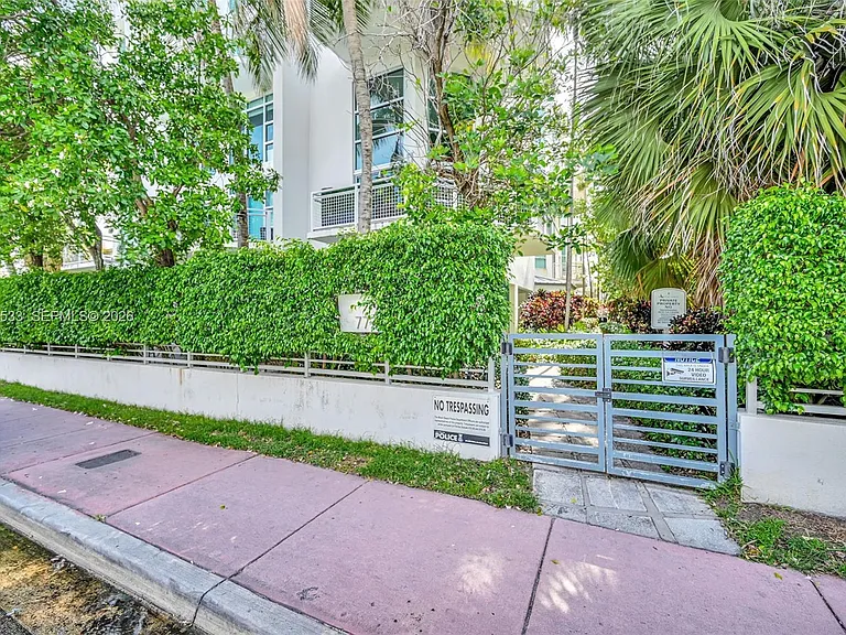 7728 Collins Ave #5 — Photo 47