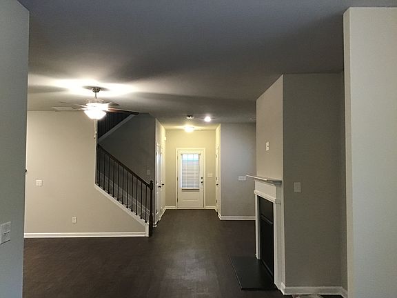 2nd image of 3620 Moon Crest Dr