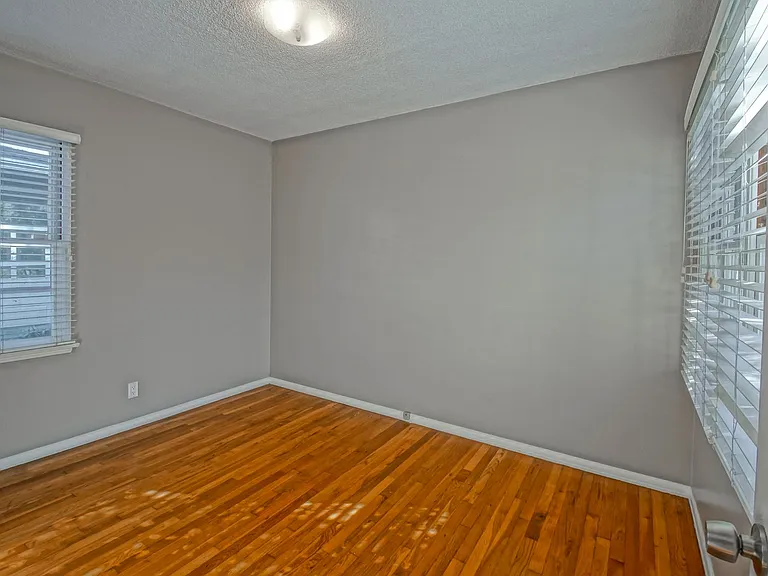14226 Isis Ave — Photo 29