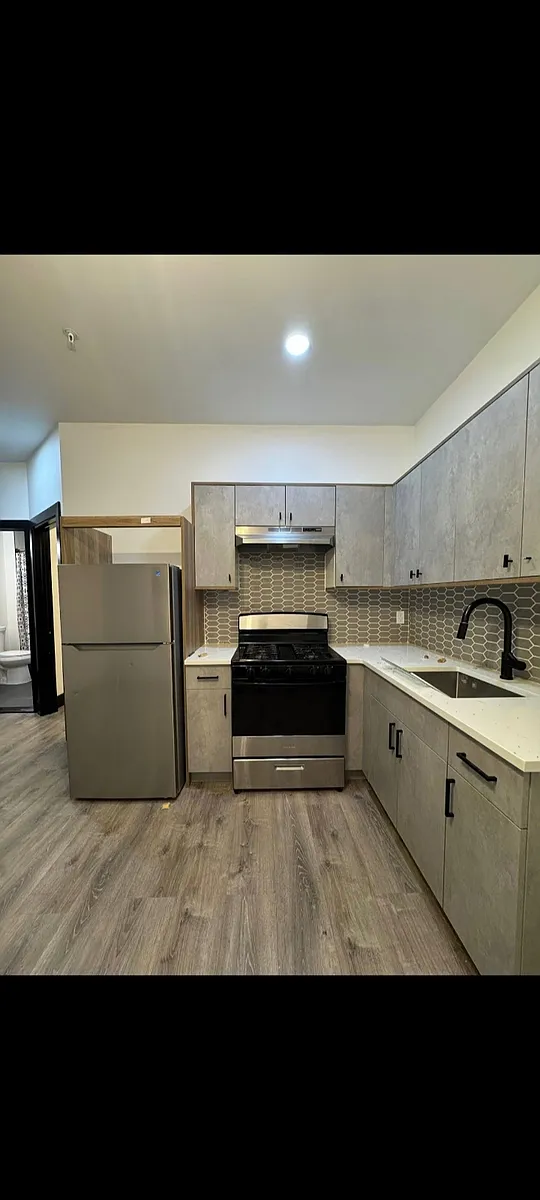 Building Photo - 12 Thomas St #2L
