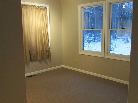 4th image of 3929 Evelyn St