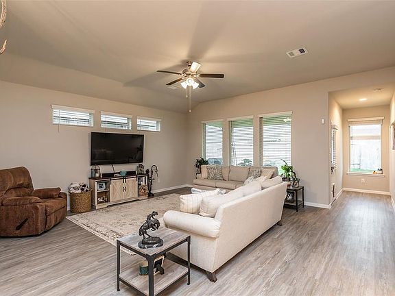 3rd image of 4919 Vergano Villa Dr