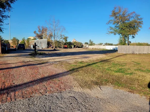 2630 W Prien Lake Rd, Lake Charles, LA 70605