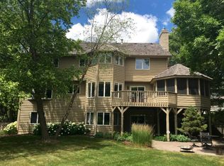 9313 Olympia Dr, Eden Prairie, MN 55347