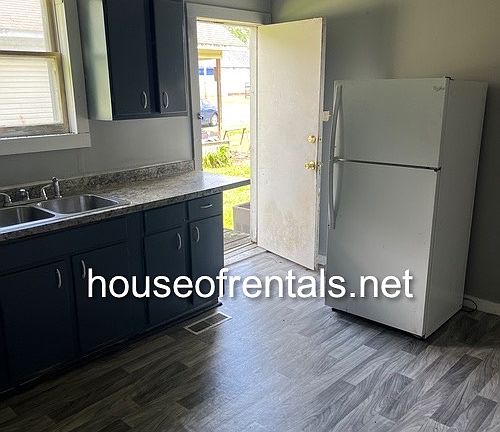 3rd image of 1115 N Park Ave #2