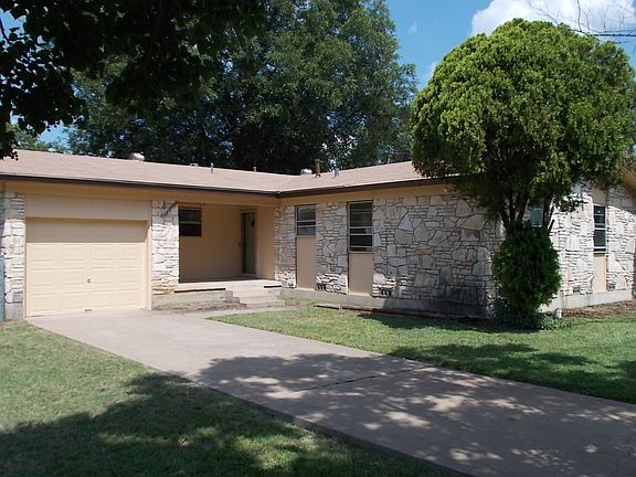 2nd image of 1713 Chippendale Dr
