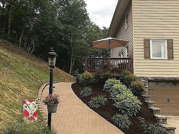 3rd image of 1540 Rugged Range Rd