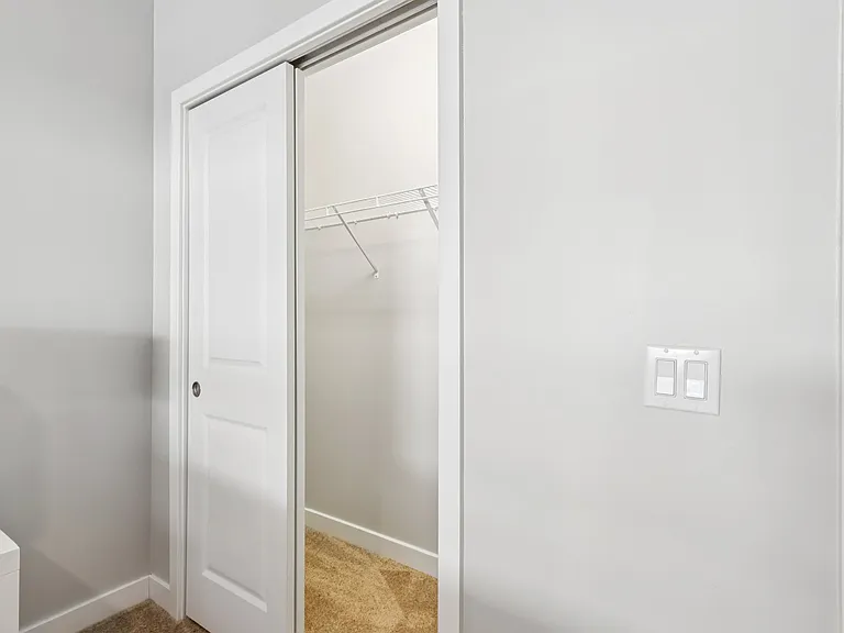 Berkshire Apartments — Photo 62