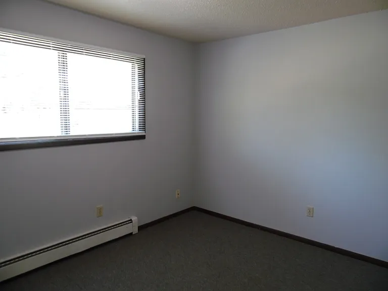 Arnold's Park Apartments — Photo 28