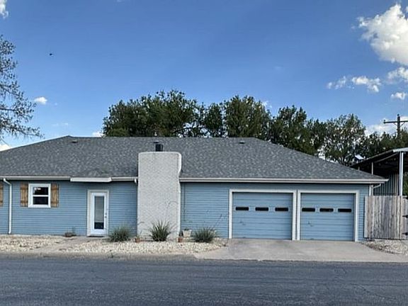 2nd image of 711 NE Mustang Dr
