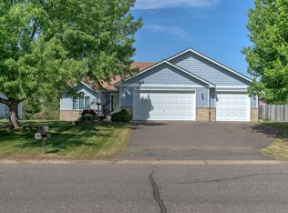 2089 Garfield St S, Cambridge, MN 55008